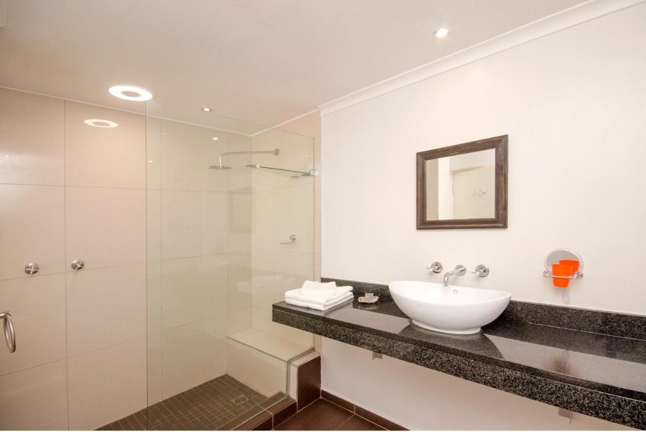 Small Bay Guest House Bloubergstrand Esterno foto