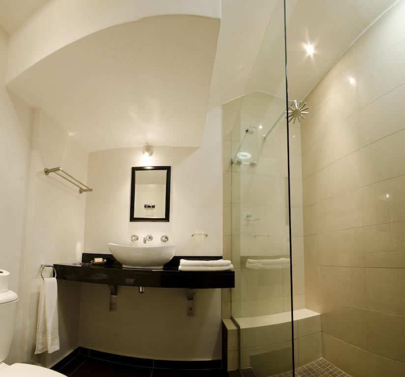 Small Bay Guest House Bloubergstrand Esterno foto